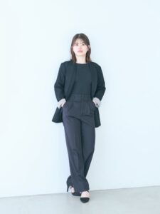 扇喜りな　全身
